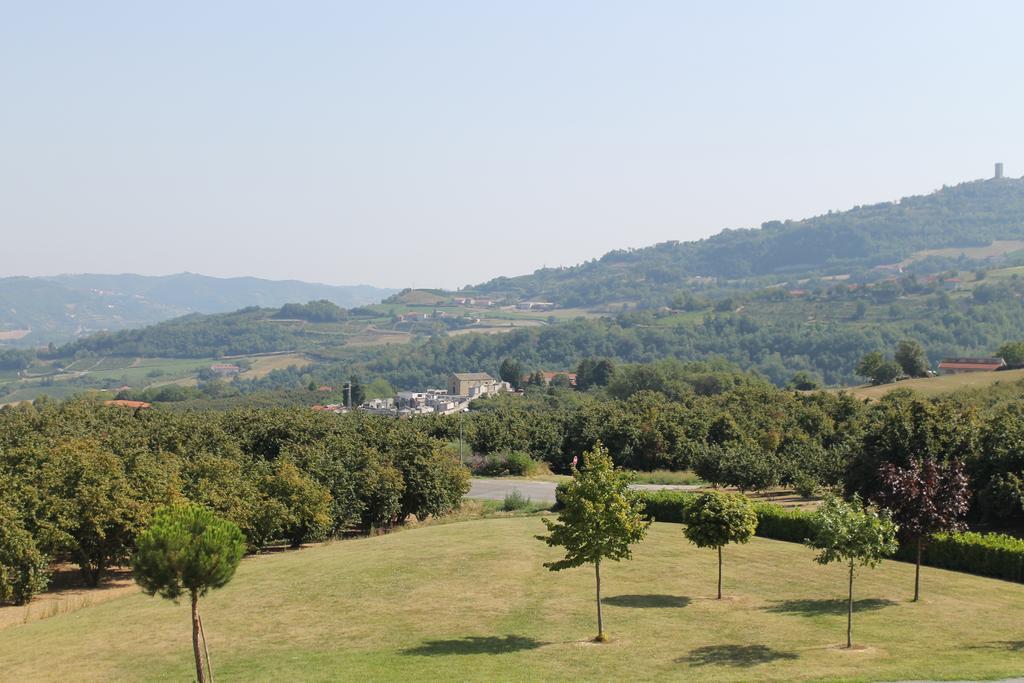 Villa Carla Castino Zewnętrze zdjęcie