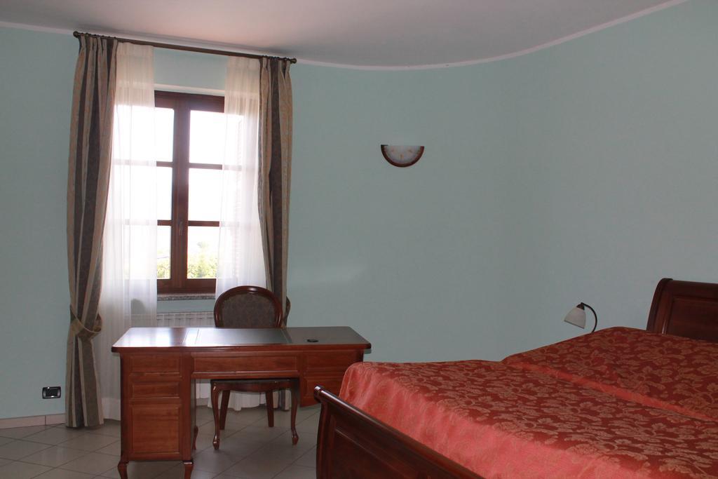 Villa Carla Castino Zewnętrze zdjęcie